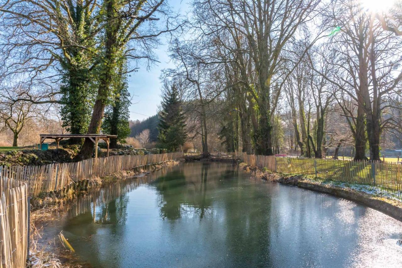Les chambres du Domaine du Vieux Château Abbaye Notre-Dame d'Orval Extérieur photo